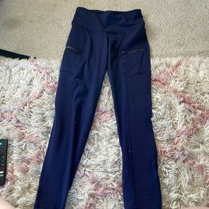 old navy navy blue pocket leggings